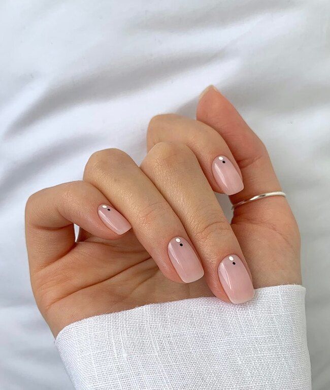 @raelondonnails