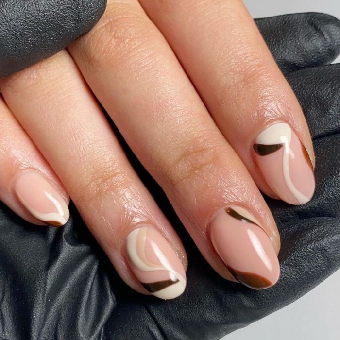 @lvtnails_