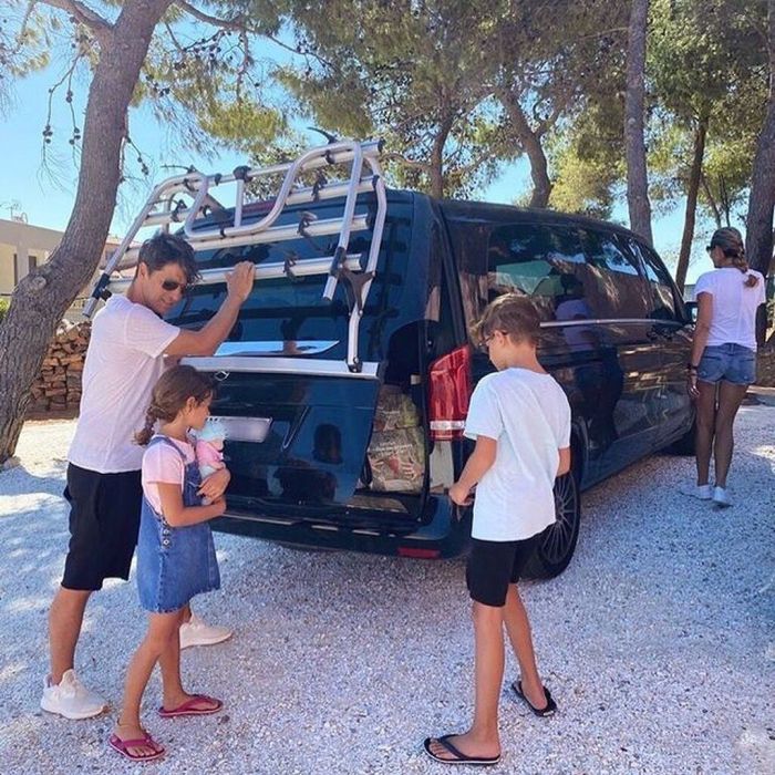 Για τον Έλληνα τραγουδιστή η οικογένεια είναι πάνω απ' όλα!!!