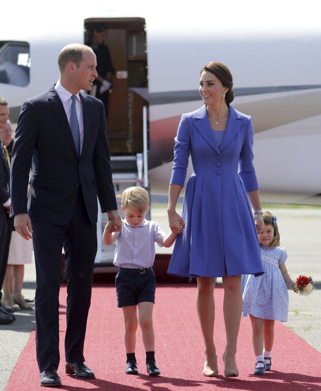 4. Ο πρίγκιπας William, o George, η Kate Middleton και η πριγκίπισσα Charlotte σε ταξίδι στο Βερολίνο (19 Ιουλίου, 2017)