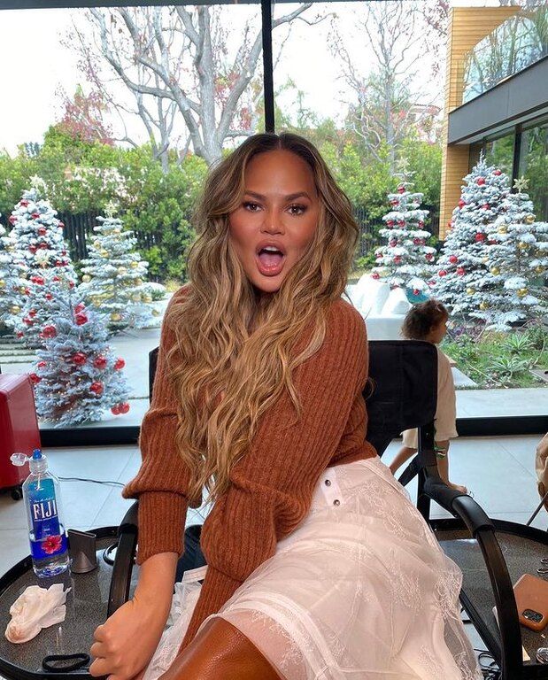 Chrissy Teigen (δυστυχώς το 2020 της έδωσε το δώρο και της το πήρε πίσω, αφού απέβαλε)