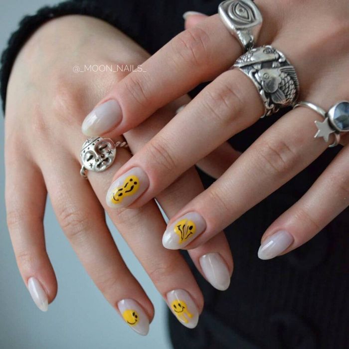 @_moon_nails_
