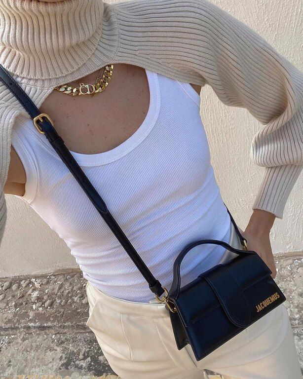 Πλεκτό Cut-out:
Τα πλεκτά με cutouts είναι ένα πραγματικό trend-piece του φετινού φθινοπώρου
που ξεσήκωσε τις fashion lovers. Είναι σέξι και πολύ μοδάτο. Όπως και να το φορέσεις θα δείχνεις super stylish. @dsuchenek