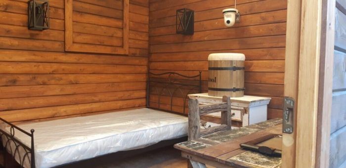 Ο Τάσος δήλωσε farm boy που λατρεύει τη ζωή στο χωριό.