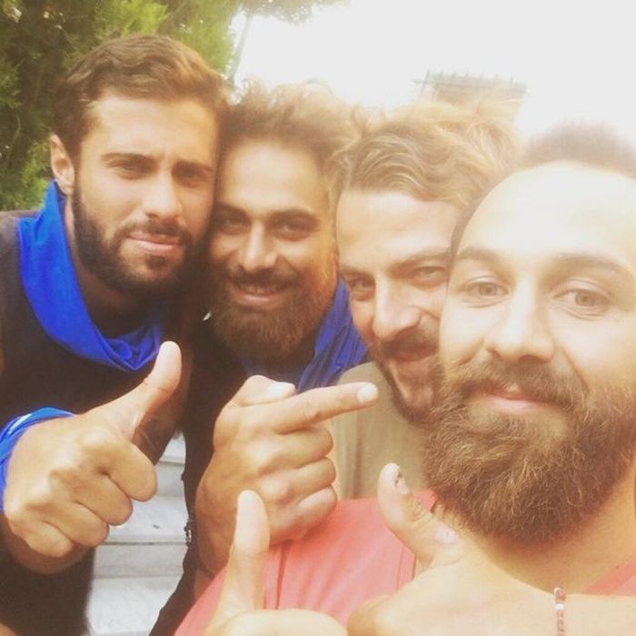 Ο Κώστας Αναγνωστόπουλος είπε πως η Σόφη φεύγοντας χαιρέτισε και την ομάδα των Μαχητών έναν έναν, όμως αυτό δεν το ήθελε η παραγωγή, και τους έβαλαν να γυρίσουν από την αρχή την αποχώρηση, χωρίς τον χαιρετισμό στους Μαχητές.