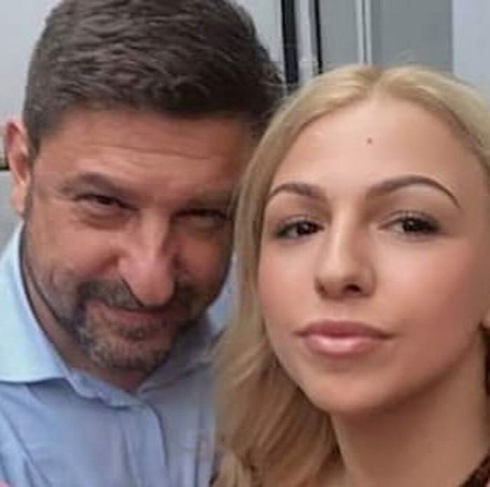 Εδώ με τη μεγάλη του κόρη, Ιωάννα!