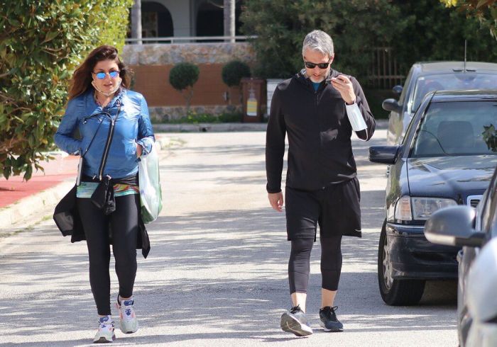 Όσα χρόνια κι αν περάσουν, η Έλενα παραμένει καλλίγραμμη και κούκλα!