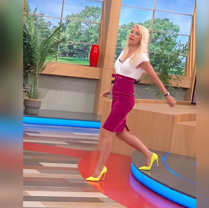Όταν έκανε color blocking με φούξια και κίτρινο.