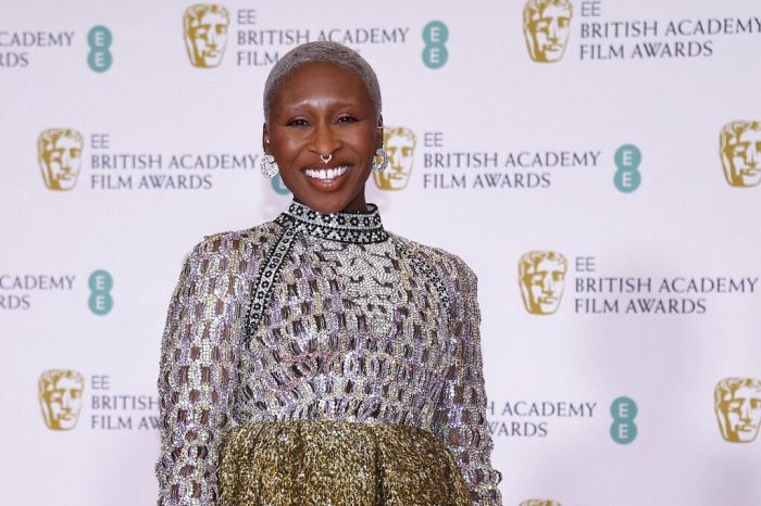Cynthia Erivo. Λατρέψαμε τη μεταλλική, μπρονζέ-ροζ σκιά της!