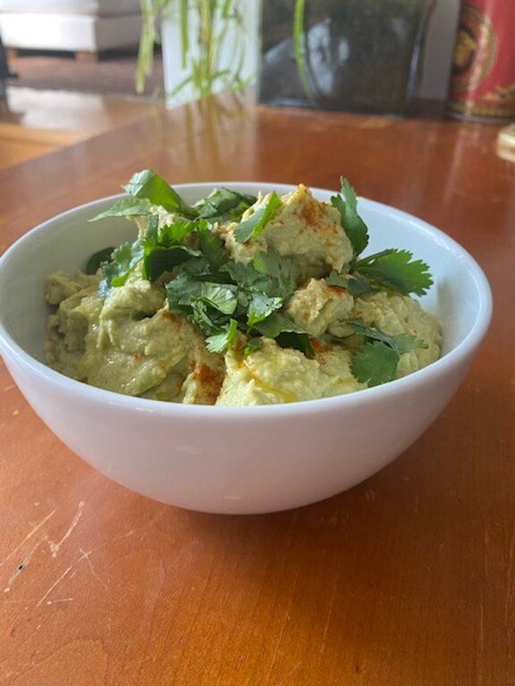 Συνταγή για μαγικό Avocado Hummus μέσα σε 5 λεπτά