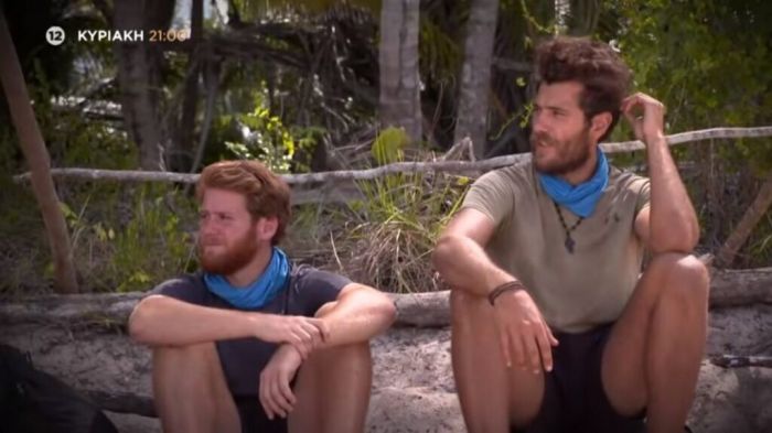 Το προσωπικό που εργάζεται για το Survivor, έχει κάνει διαρροές και πληροφοριών από τον έξω κόσμο προς τους δύο παίκτες.