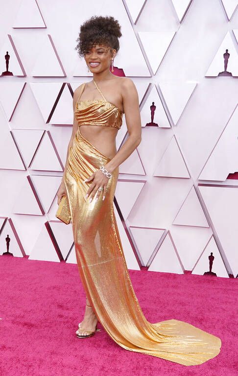 Η Andra Day με φόρεμα Vera Wang