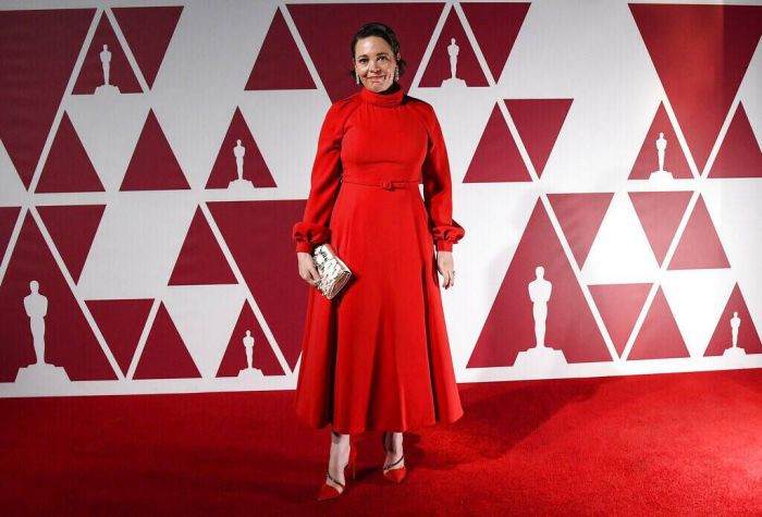 H Olivia Colman με φόρεμα Dior