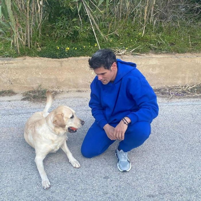 Ο Δημήτρης Ουγγαρέζος έχασε και τους δύο γονείς του το 2019, σε διάστημα δέκα μηνών.