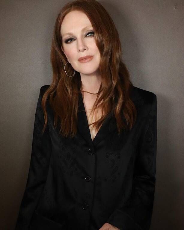 H Julianne Moore αποκάλυψε ότι σταμάτησε να φοράει τακούνια στην καραντίνα