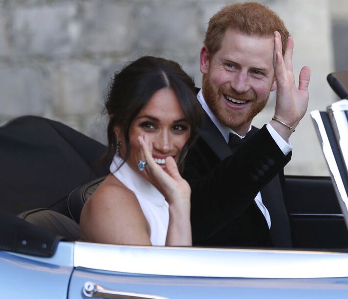 Στο Λονδίνο o πρίγκιπας Harry- Άφαντη η Meghan: Σε κατάσταση συναγερμού το Παλάτι (photos)
