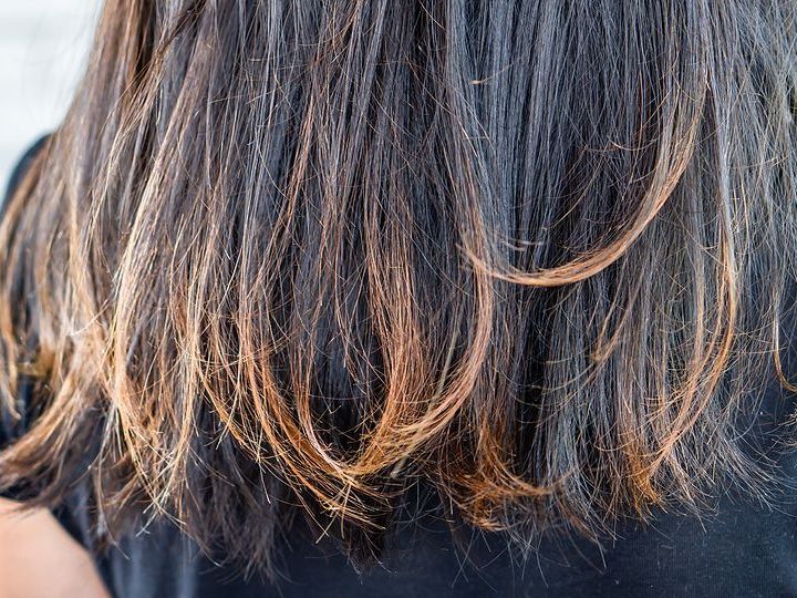 Ρουτίνα περιποίησης αδύναμων μαλλιών που σπάνε