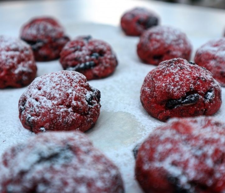 Red Velvet Oreo Cookies