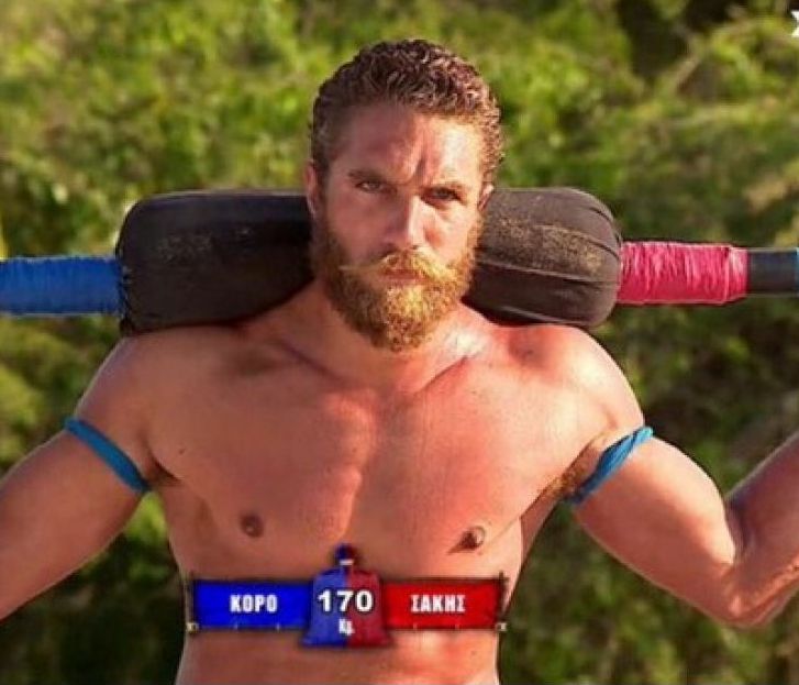 Τελικός Survivor: Ο Γιώργος Κόρομι φόρεσε τζιν παντελόνι και δεν θα τον αναγνωρίσεις