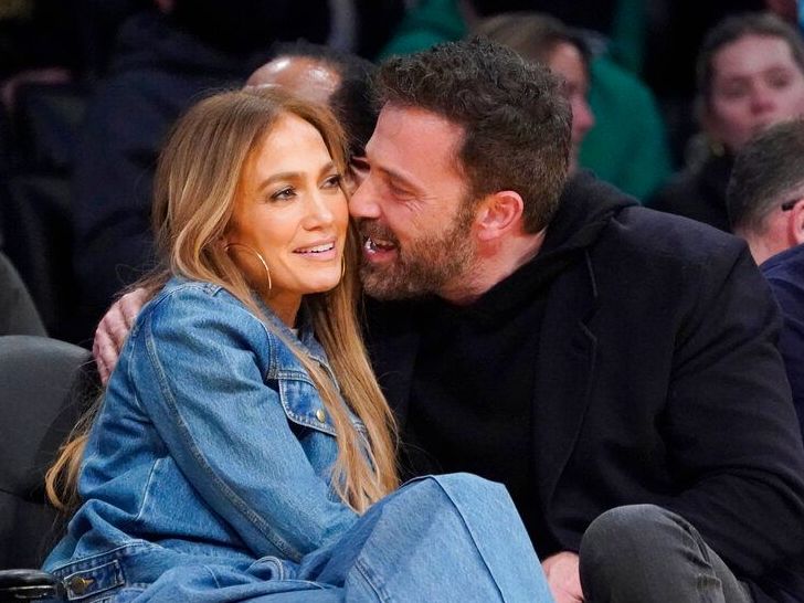 Ο Ben Affleck έκανε ξανά στην Jennifer Lopez τη χειρονομία για την οποία είχε μετανιώσει