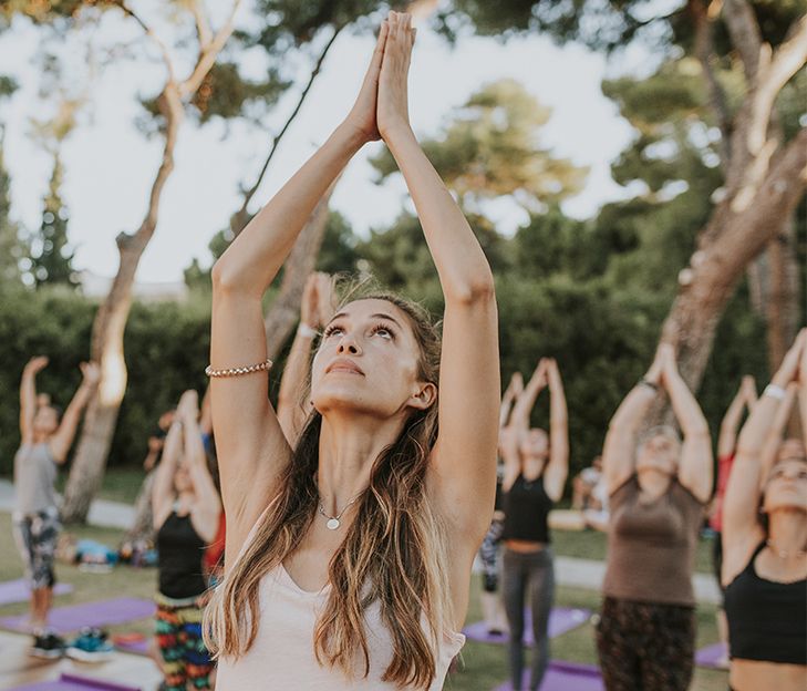 Ένα δυναμικό RUN & YOGA EXPERIENCE σε ένα ατμοσφαιρικό σκηνικό με happenings για τις adidas Women