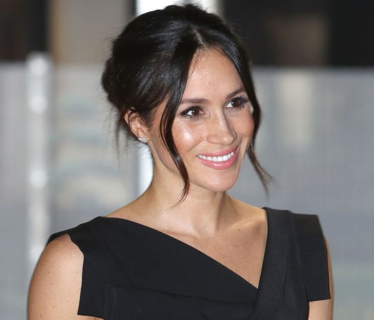 H αμήχανη στιγμή που συνειδητοποιείς ότι η Meghan Markle έχει ντυθεί σαν την Κim Kardashian