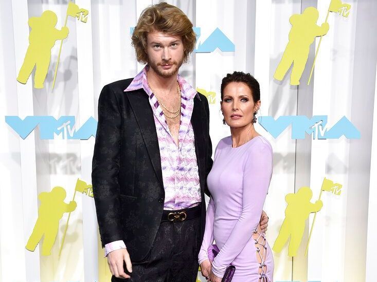 O Yung Gravy υπερασπίστηκε την Sheri Easterling μετά τα κακόβουλα σχόλια για τη σχέση τους