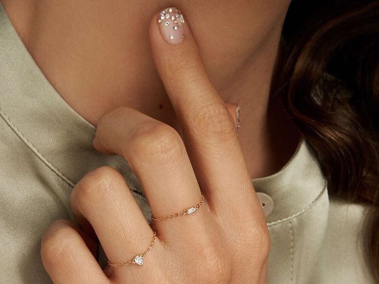 #TinyRings: Η μόδα θέλει τα δάχτυλά σου στολισμένα και το μανικιούρ άψογο