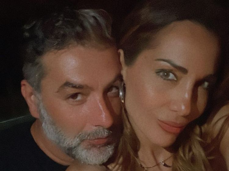 Η τρυφερή selfie της Δέσποινας Βανδή με τον Βασίλη Μπισμπίκη έφερε μία ερωτική εξομολόγηση