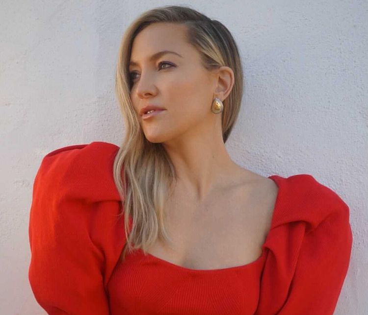 Οι κοιλιακοί της Kate Hudson μετά από 3 εγκυμοσύνες αποτελούν το όνειρο κάθε γυναίκας