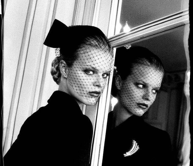 Δες πώς είναι σήμερα το super model των 90's Eva Herzigová που έκλεισε χθες τα 48