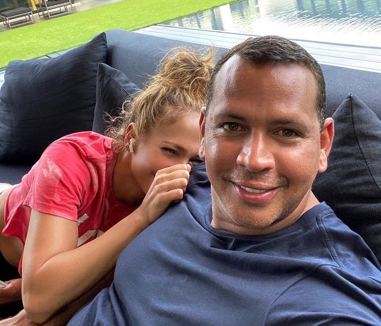 JLo-Arod: Οι κοινές τους φωτογραφίες που έκαναν αίσθηση στα 4 χρόνια της σχέσης τους (photos)