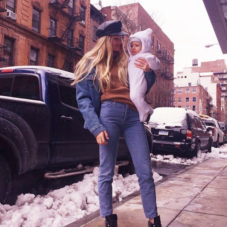 Το βίντεο της Candice Swanepoel με τον 6μηνών γιο της είναι ό,τι πιο χαριτωμένο θα δεις σήμερα