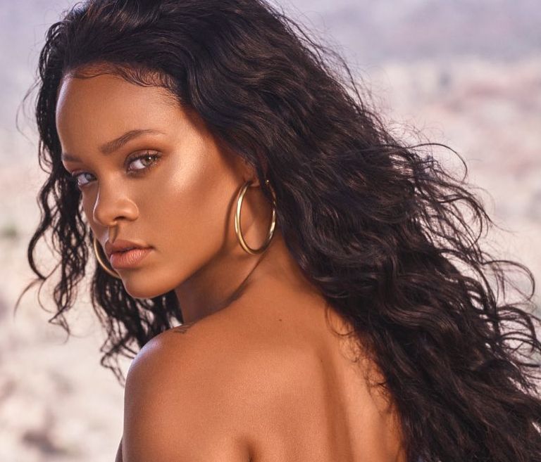 H Rihanna μόλις φόρεσε ένα ζευγάρι παπούτσια που είχαμε ξεχάσει ότι είχαμε