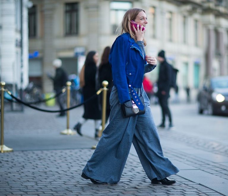 Loose Pants: Τα πιο cool παντελόνια φέτος τα βλέπουμε στην καλύτερη εκδοχή τους