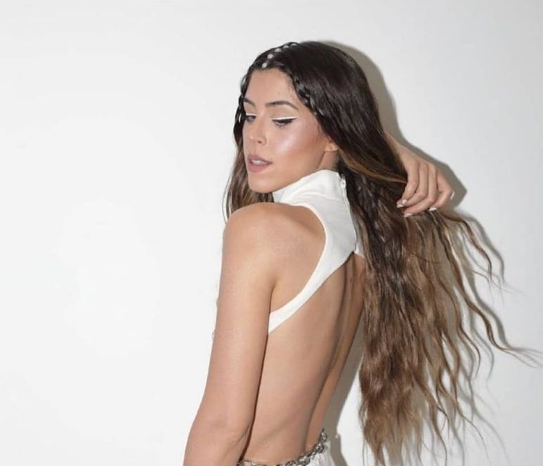 MAD VMA: Μιλήσαμε με τον κομμωτή της Demy και μάθαμε τις λεπτομέρειες του mermaid look της