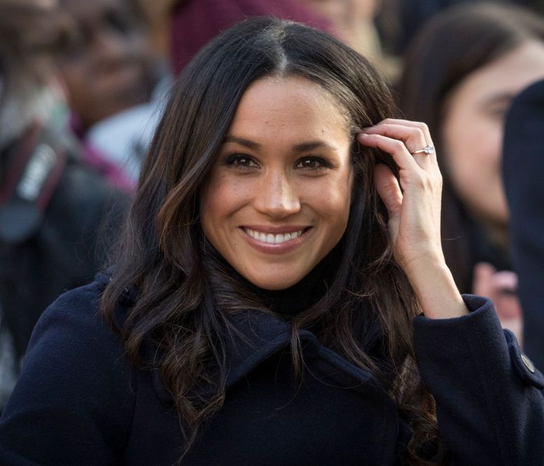 H Meghan Markle προσέγγισε την πιο ανατρεπτική σχεδιάστρια για να της φτιάξει το νυφικό της