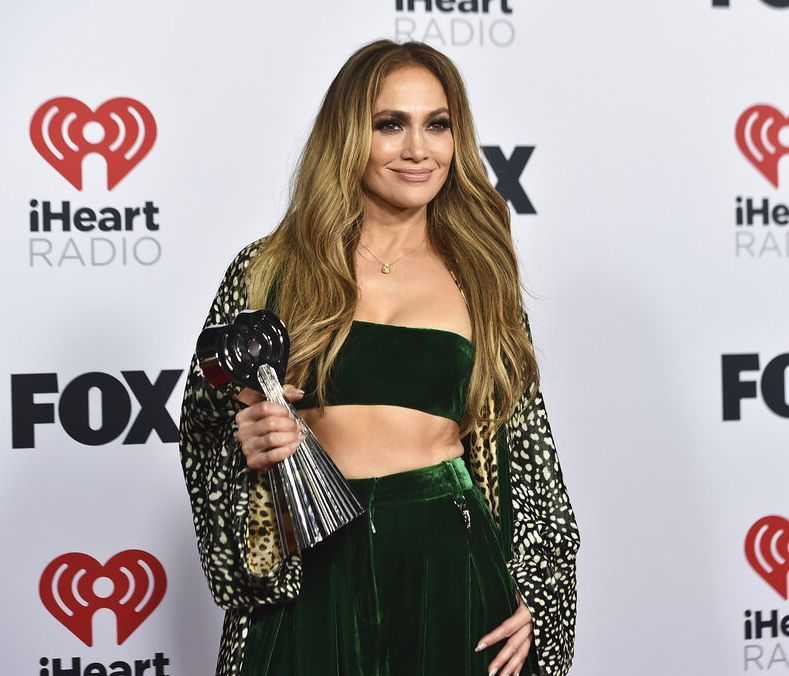 Ο Ben Affleck είναι ο μεγαλύτερος fan της Jennifer Lopez και το απέδειξε στα βραβεία iHeartRadio
