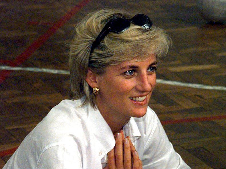 Ο αδερφός της Diana πήγε στην κηδεία της βασίλισσας αλλά μετά τον επικήδειο του 1997 ήταν τολμηρός