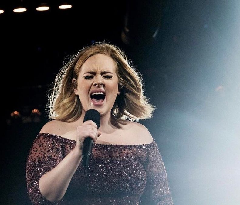 Ο λόγος για τον οποίο η Adele άλλαξε το σώμα της, μόλις αποκαλύφθηκε