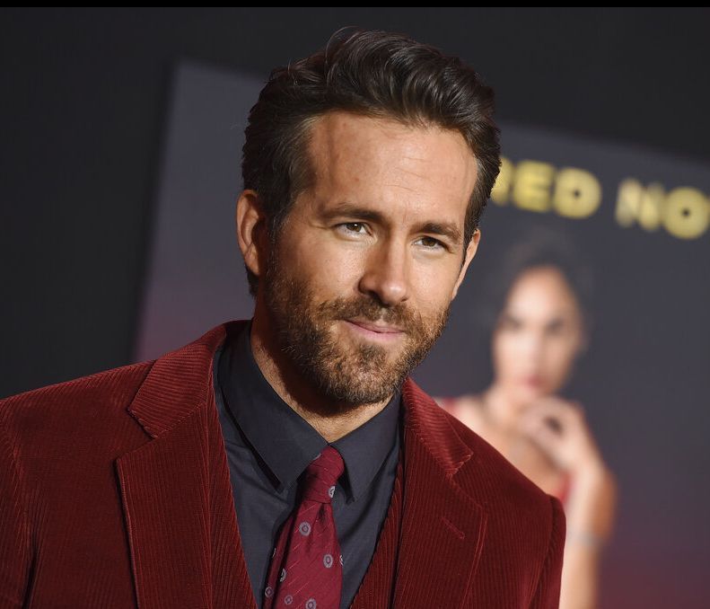 Ryan Reynolds: Η ομοιότητα με τον Ben Affleck και οι ερωτήσεις που δέχεται για τη J.Lo