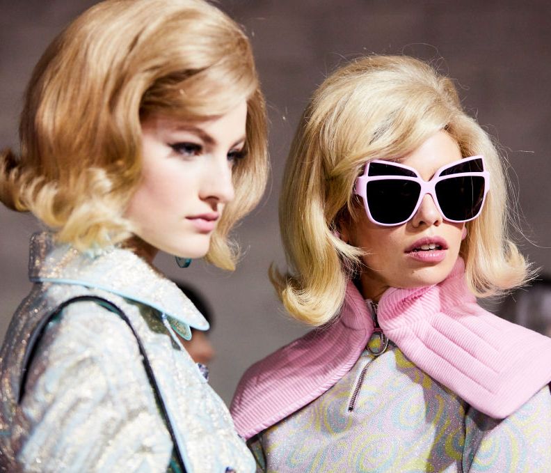 Κλώνοι της Jackie Kennedy στην πασαρέλα του οίκου Moschino!
