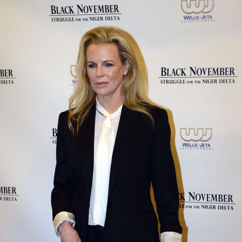 Η εμφάνιση της Kim Basinger στην πρεμιέρα του Fifty Shades Darker είναι αυτό ακριβώς που θες να δεις