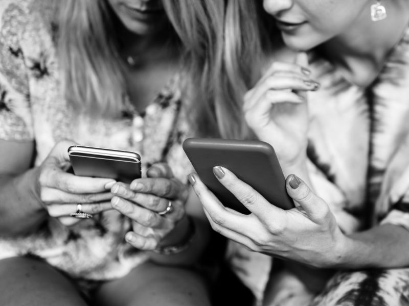Δείξε μου τα social media accounts σου να σου πω ποια είσαι