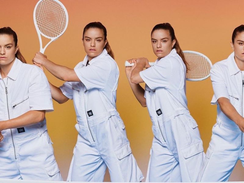 Η Μαρία Σάκκαρη πρωταγωνιστεί στην νέα «Dior Vibe» καμπάνια του οίκου