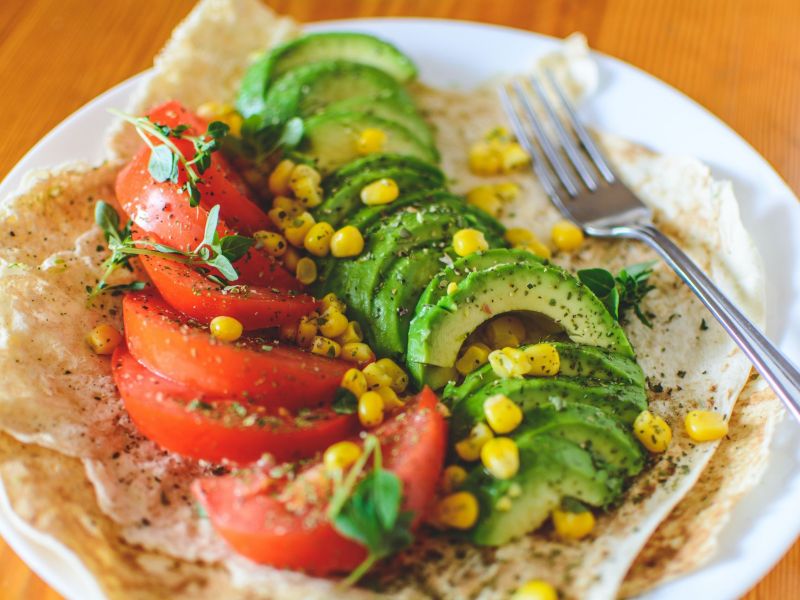 Άσε για λίγο το avocado toast και δοκίμασε αυτά τα 5 πιάτα με αβοκάντο