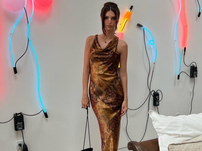 Η Emily Ratajkowski ήταν η πιο καλοντυμένη καλεσμένη σε γάμο -Ακολούθησε το inspo