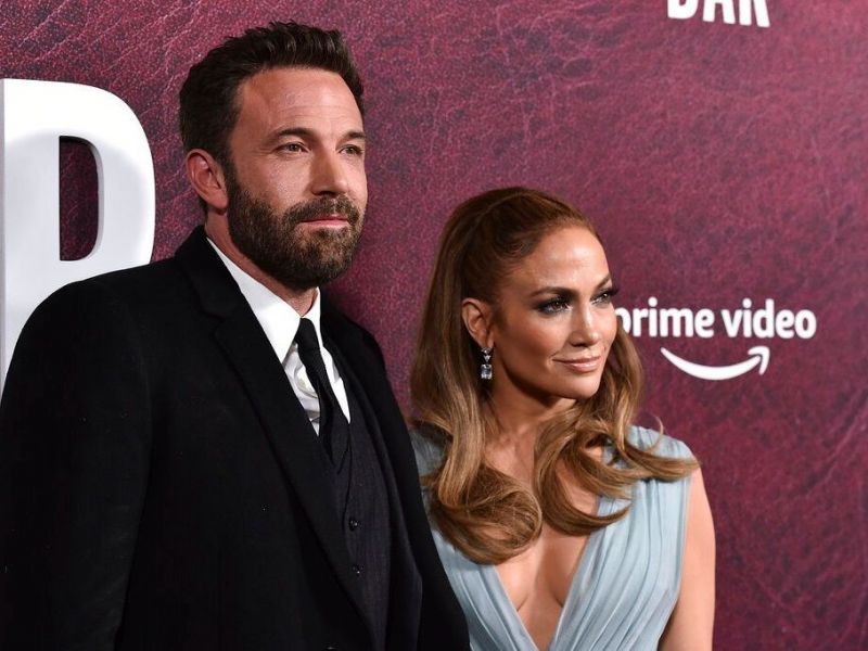 H Jennifer Lopez παρουσιάζει το ντοκιμαντέρ για τη ζωή της με guest star τον Ben Affleck