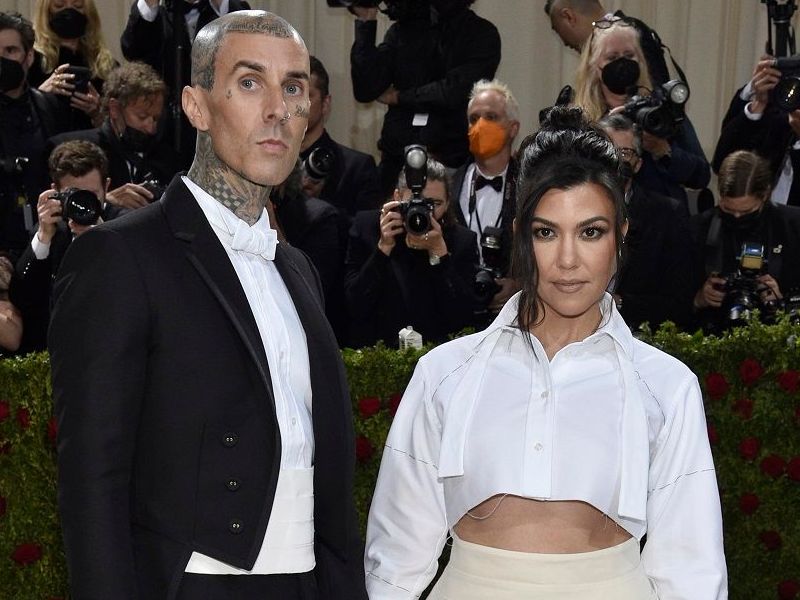 Οι Kardashians είναι ήδη στην Ιταλία για τον δεύτερο γάμο της Kourtney και του Τravis Barker
