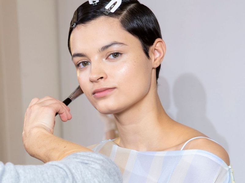 Άσε το make up στην άκρη – 10 αντηλιακά με χρώμα για προστασία και κάλυψη των ατελειών